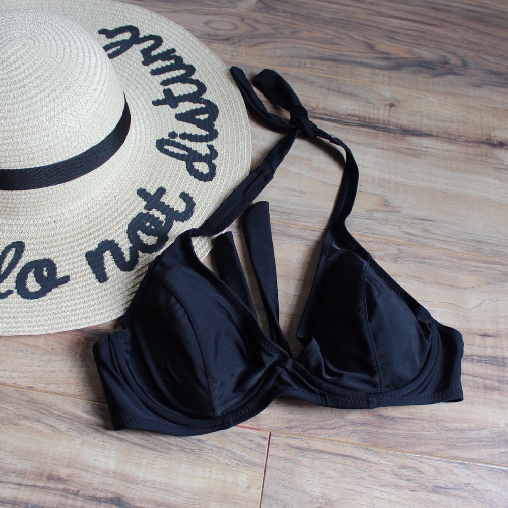Fashion Nova Libra bikini top black